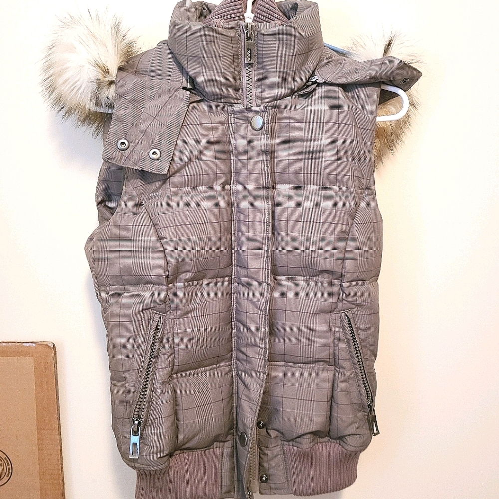 Esprit downfilled vest